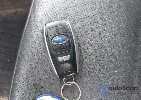 2015 Subaru Outback 3.6R Limited z USA, uszkodzony, nr VIN 4S4BSENC5F3226718